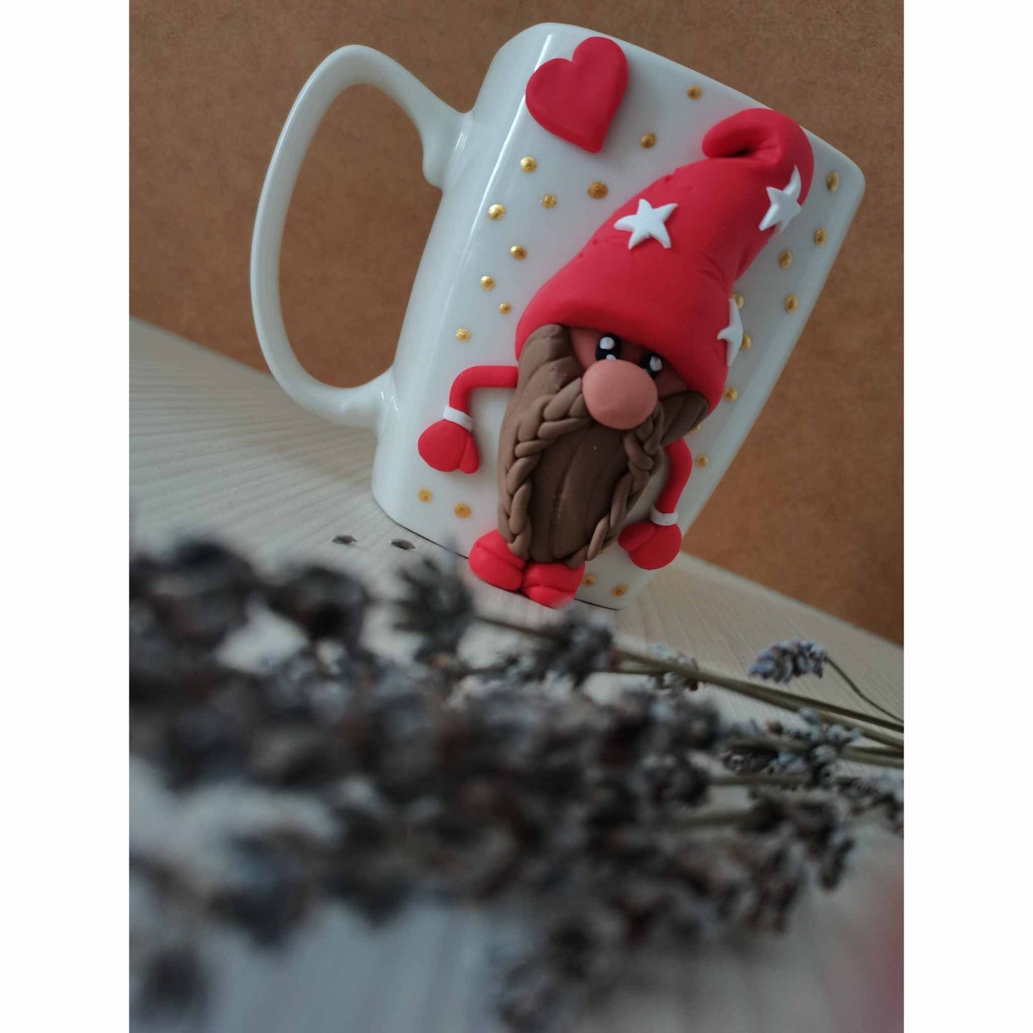 Cana de Craciun Fimo "Gnom" decorat manual cu lut polimeric Fimo. Cadou unic de Craciun, handmade.