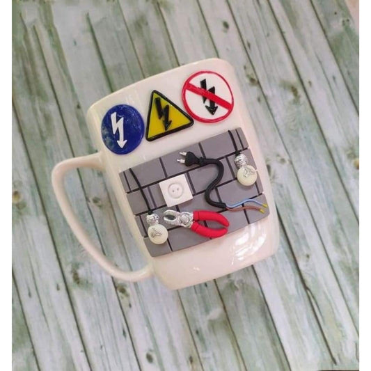 Cana cadou pentru electricieni personalizata cu lut polimeric Fimo, handmade. Cadou unic electrician.