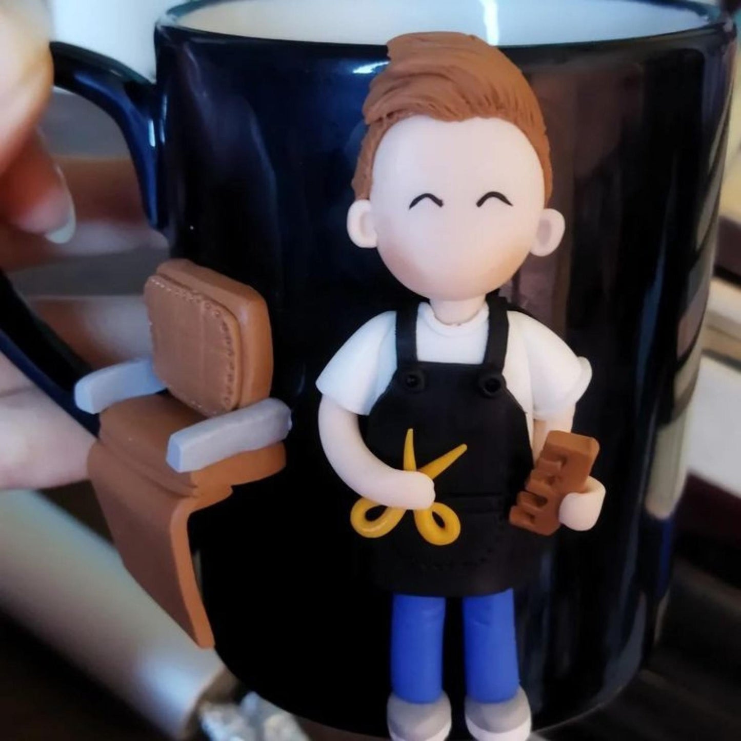 Cana barbershop pentru frizer personalizata cu lut polimeric Fimo, handmade. Cadou unic pentru frizer sau barber.