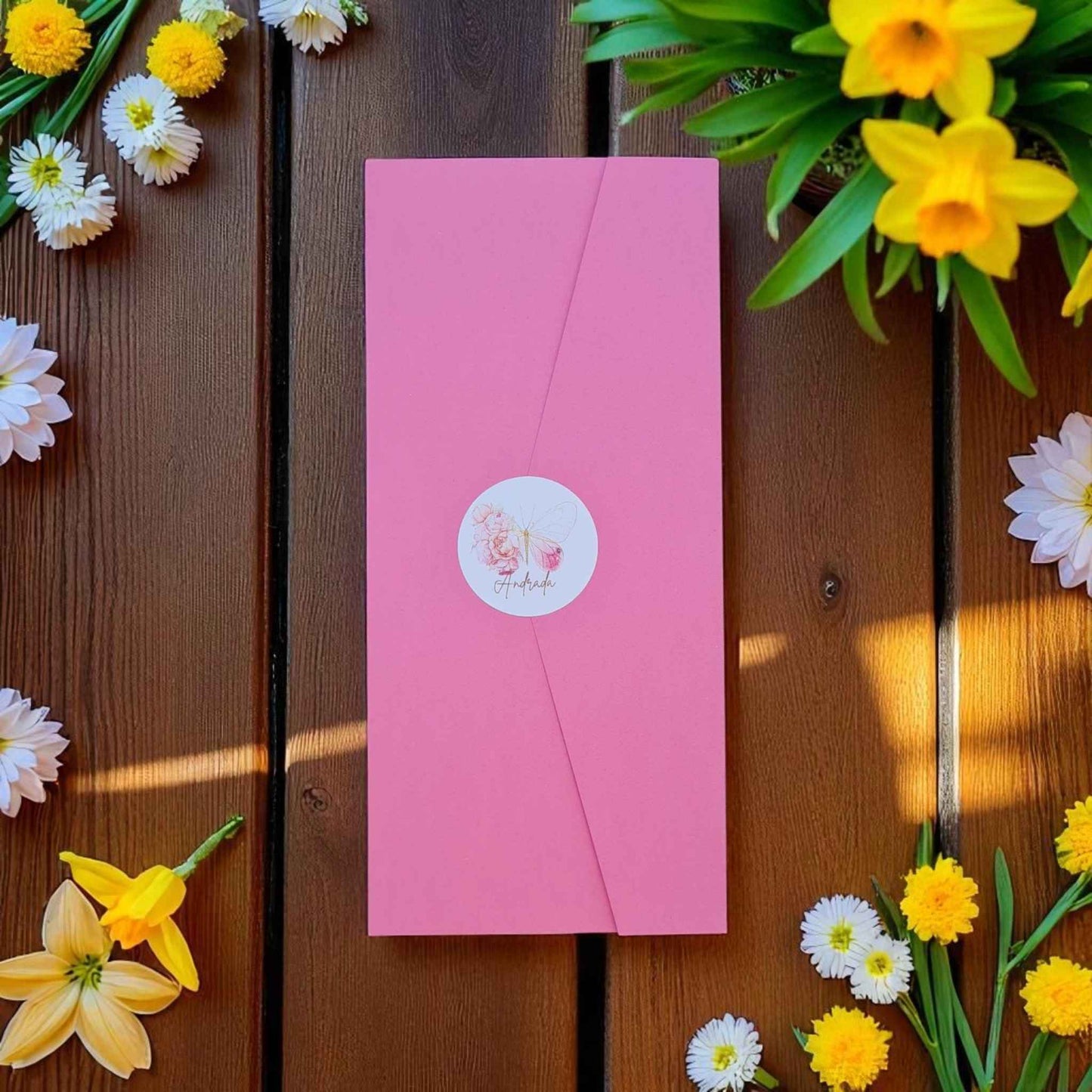 Invitatii ieftine de betez fetite, cu plic inclus, roz. Invitatii personalizate de botez, livrare rapida.