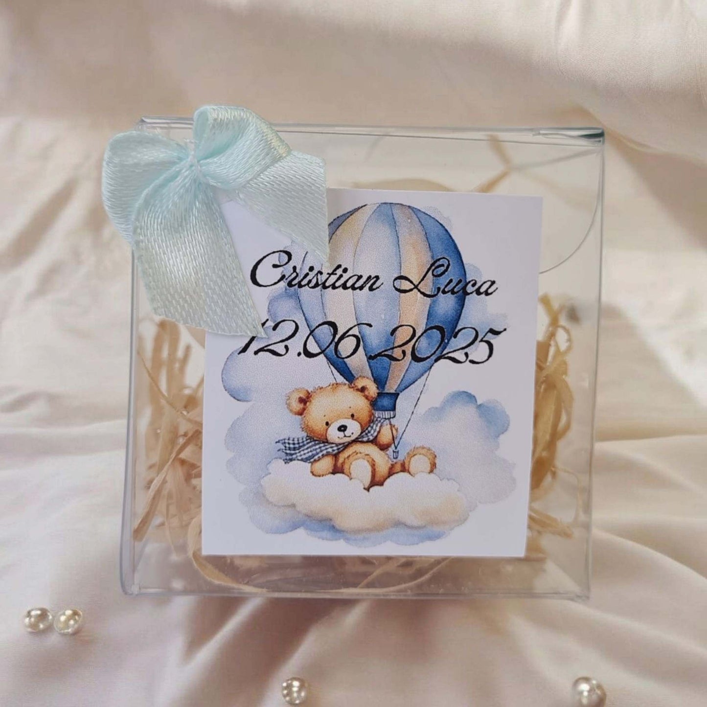 Marturie de botez baiat albastra, lumanare bubble din ceara de soia realizata manual, in cutie personalizata.