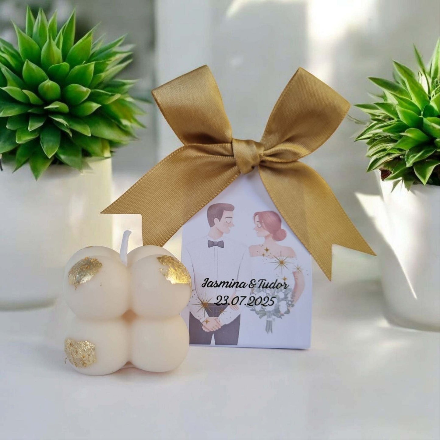Marturii bubble de nunta, cu foita de aur, fundita aurie si ambalaj personalizat.