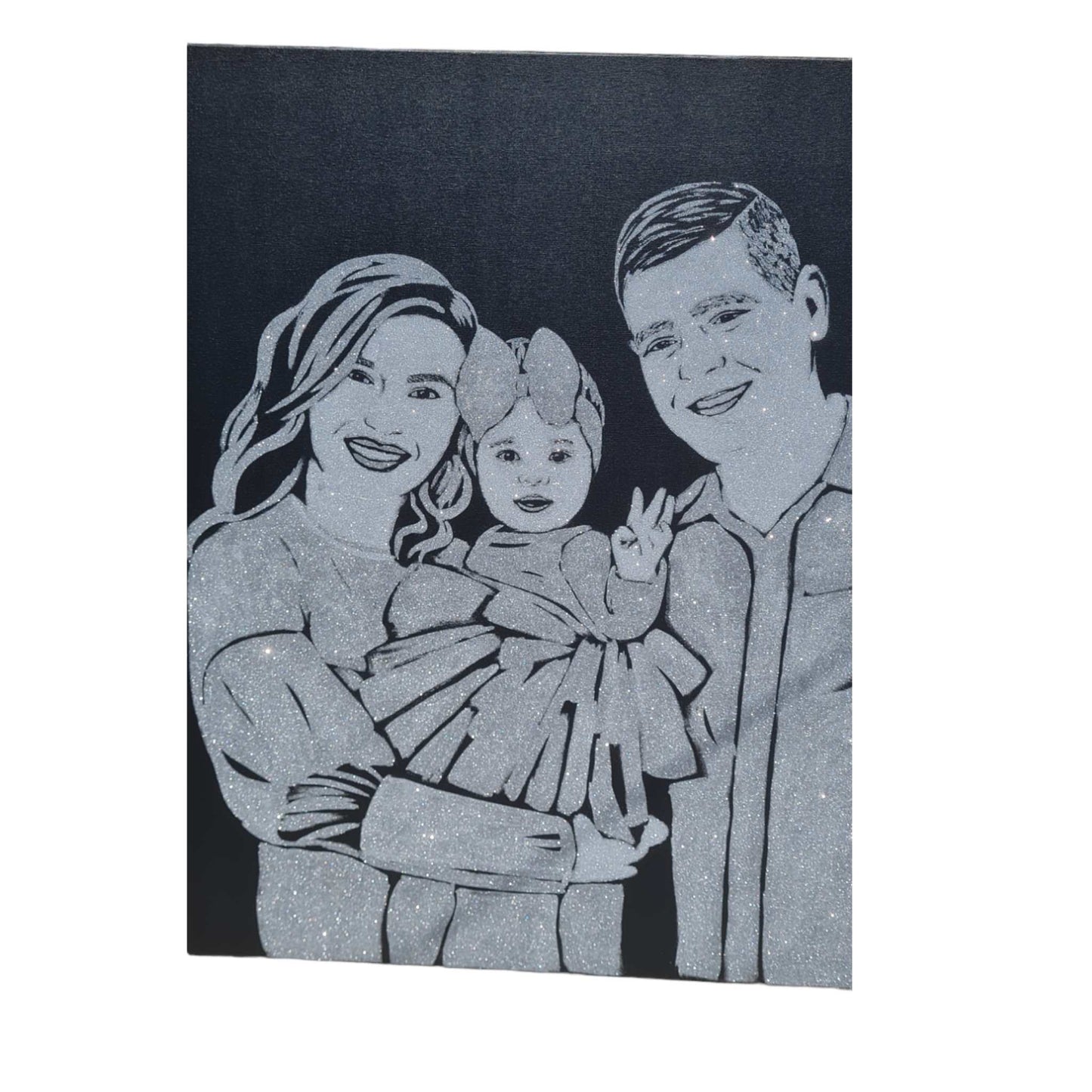 Tablou cu sclipici argintiu, de familie, pictat manual si personalizat dupa poza clientului pe o panza canvas de 50x70 cm.