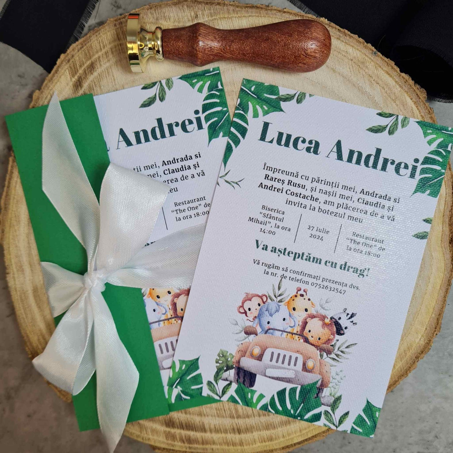 Invitatii de Botez ieftine, baiat, cu plic inclus, verde si fundita de satin. Modele de invitatii de botez ieftine 2024.