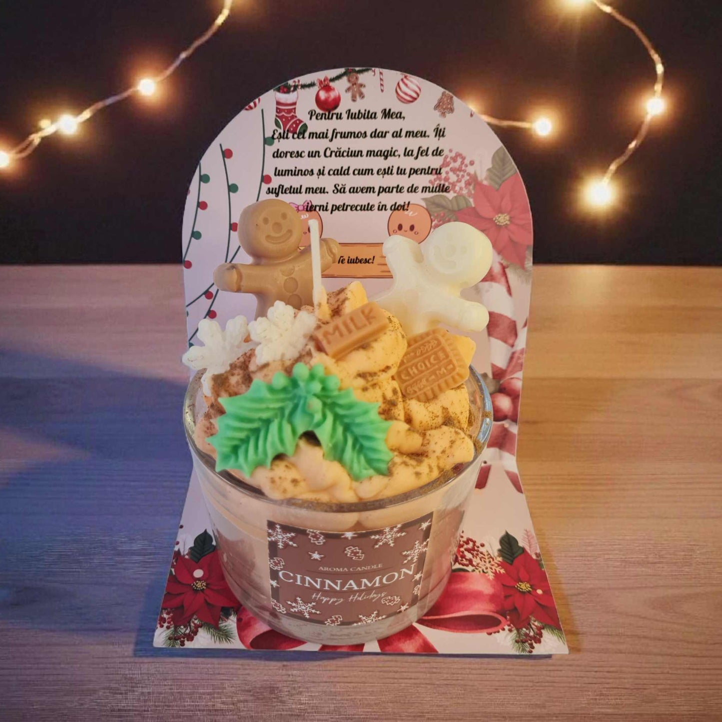 Lumanari de Craciun tip desert pentru iubita cu mesaj personalizat, din ceara naturala de soia.