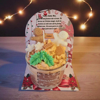 Lumanari de Craciun tip desert pentru iubita cu mesaj personalizat, din ceara naturala de soia.