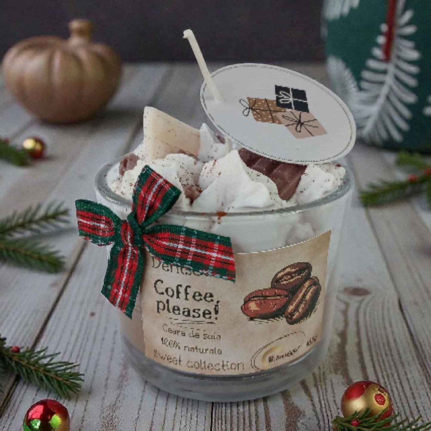 Lumanari tip desert de Craciun realizate manual din ceara naturala de soia. 