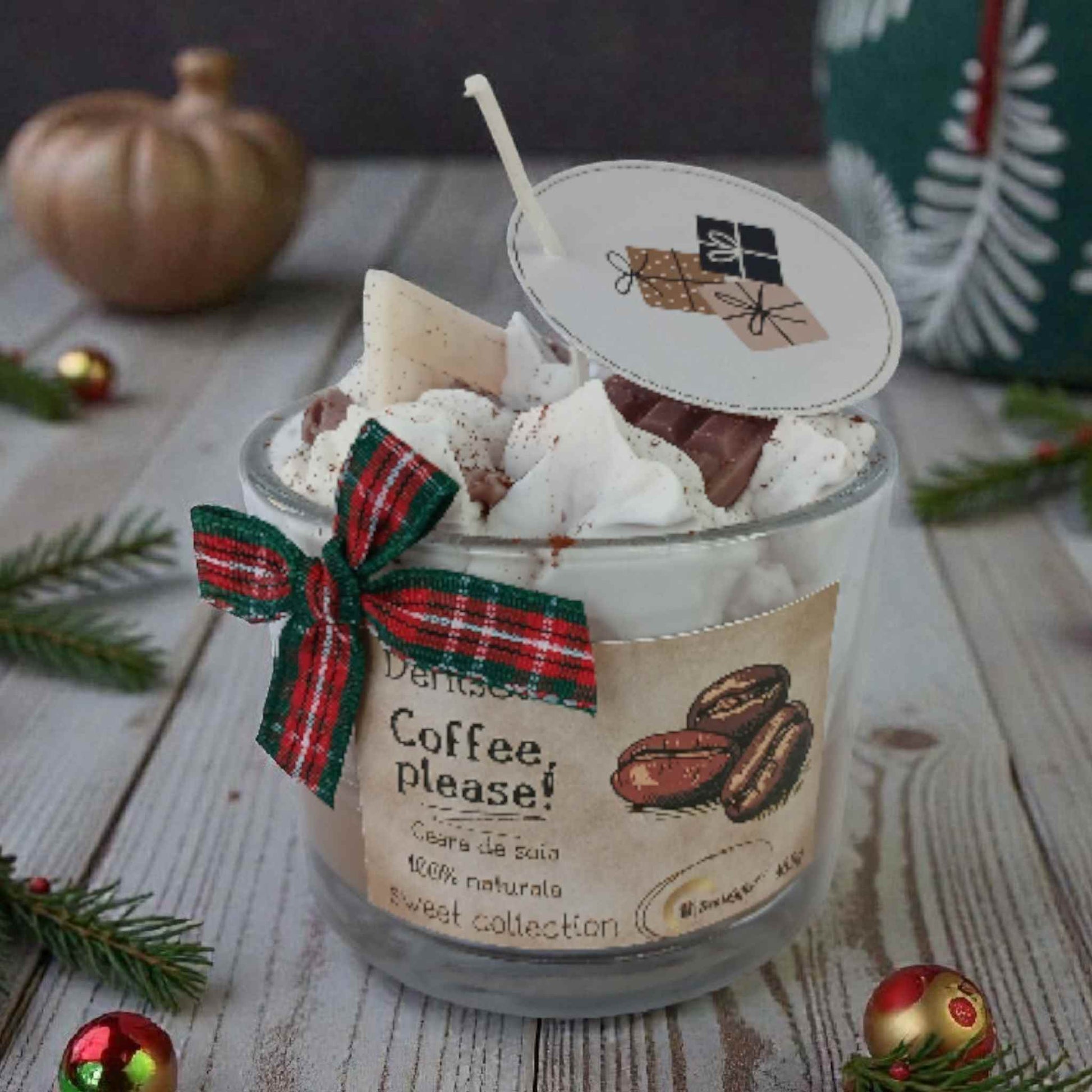 Lumanari tip desert de Craciun realizate manual din ceara naturala de soia. 