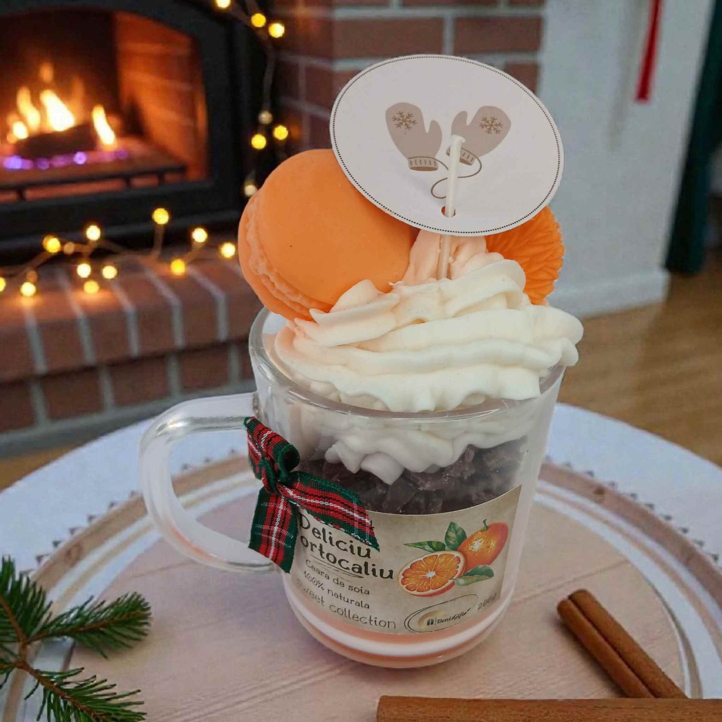 Lumanari cadou de Craciun, cana tip desert din ceara de soia naturala. Decoratiune unica.