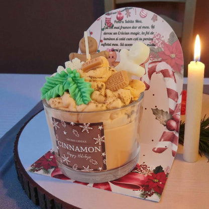 Lumanare de Craciun tip desert, cadou unic pentru iubita, cu mesaj personalizat.