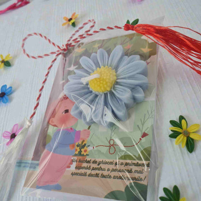 Martisor de 1 si 8 martie, cadou de ziua mamei, educatoare, invatatoare.
Martisor handmade, lumanare margareta.