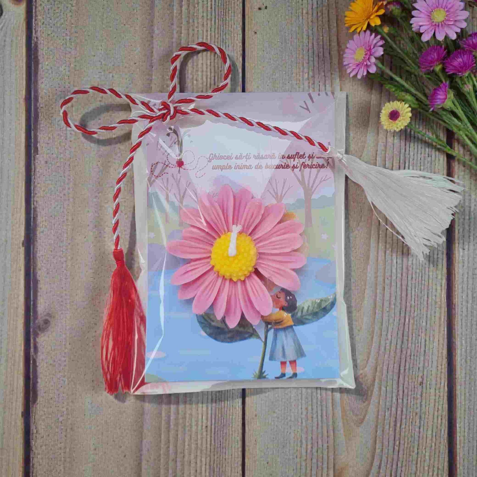 Martisoare de 1 martie si 8 martie, handmade, lumanari margarete roz cu mesaje si urari de rimavara.