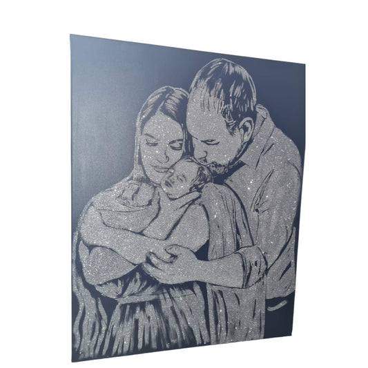 Portret cu sclipici argintiu de familie cu 3 persoane, pictat manual si personalizat dupa poza clientului pe panza canvas.