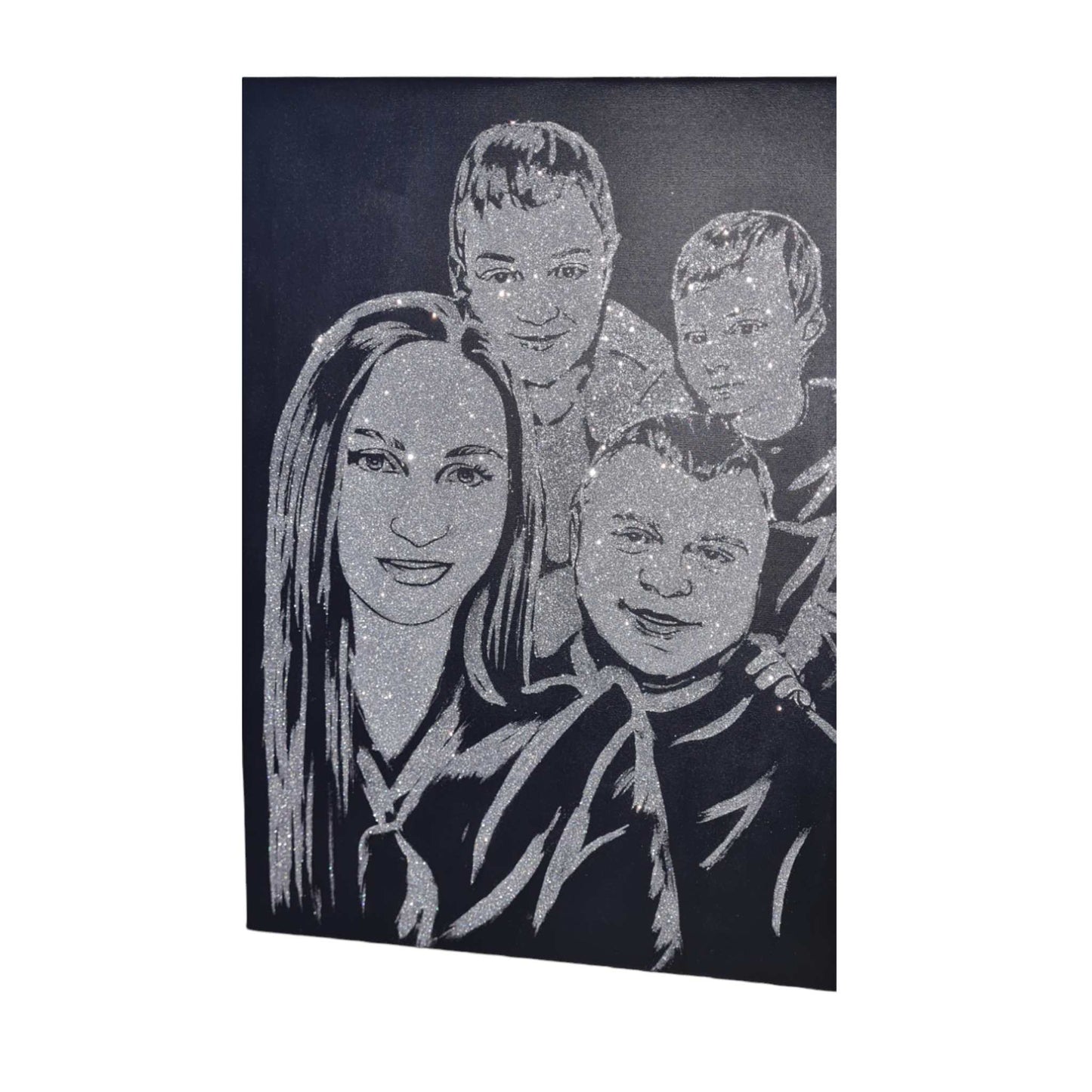 Tablou cu sclipici de familie, pictat manual cu sclipici argintiu si personalizat dupa poza clientului pe panza canvas.